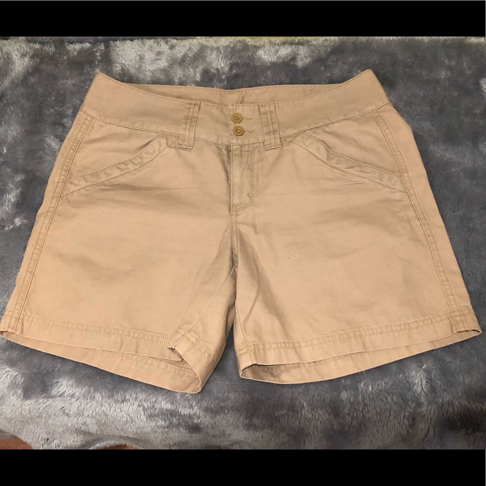 Women’s The North Face Size 10 khaki Shorts
